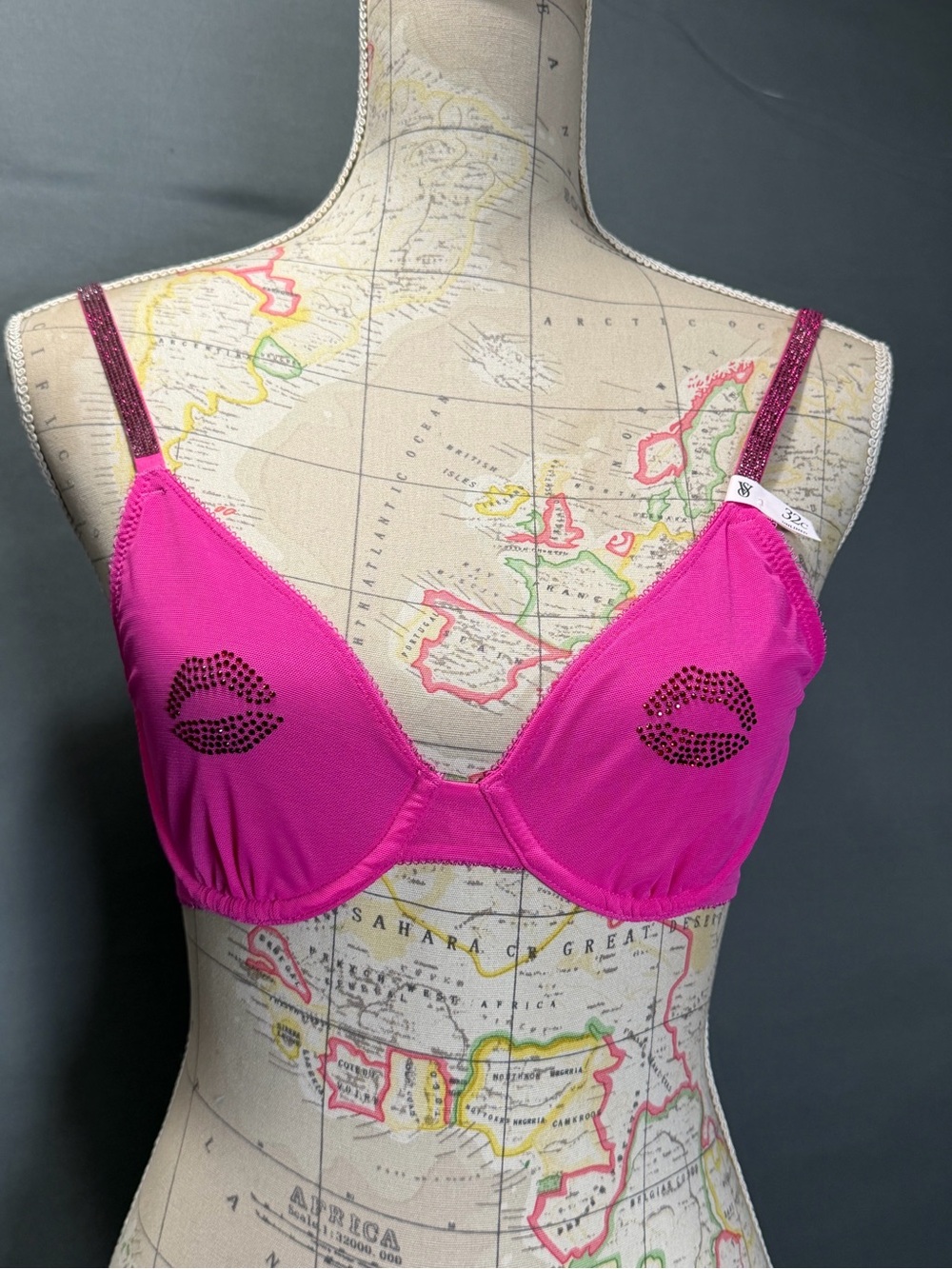 Victoria's Secret Hot Pink Rhinestone Lip Motif Underwire Bra